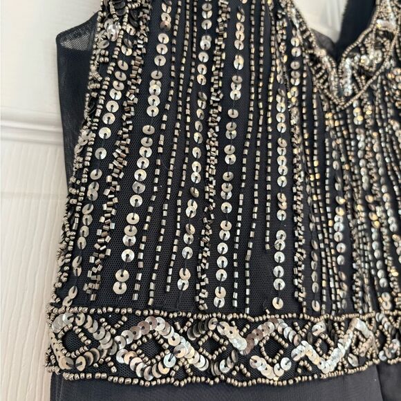 NWT J Kara Women's Beaded Illusion-V-Neck Gown Dress Size 12 Style 5578GR - Picture 5 of 16